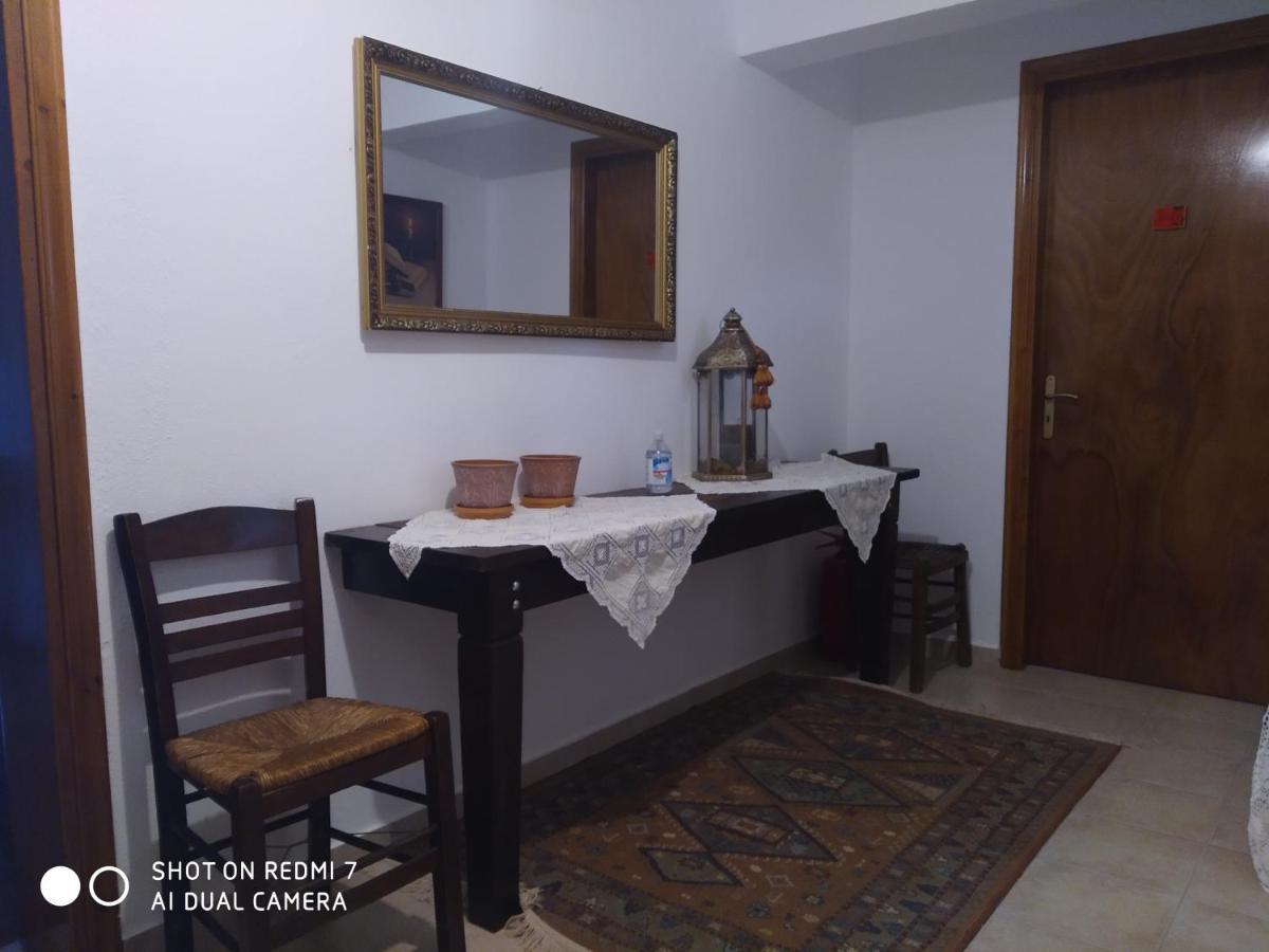 Hotel Xenonas Souliou à Samonída Extérieur photo