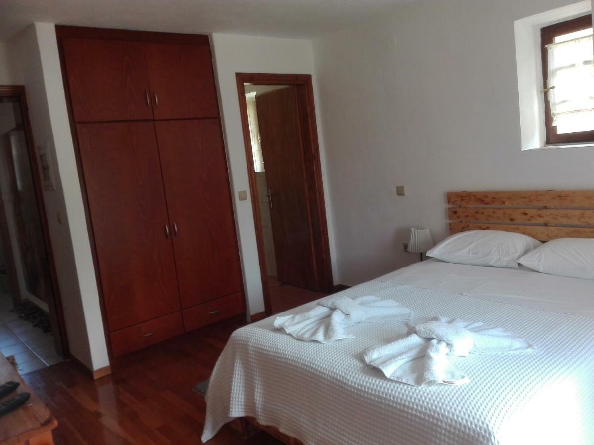 Hotel Xenonas Souliou à Samonída Extérieur photo