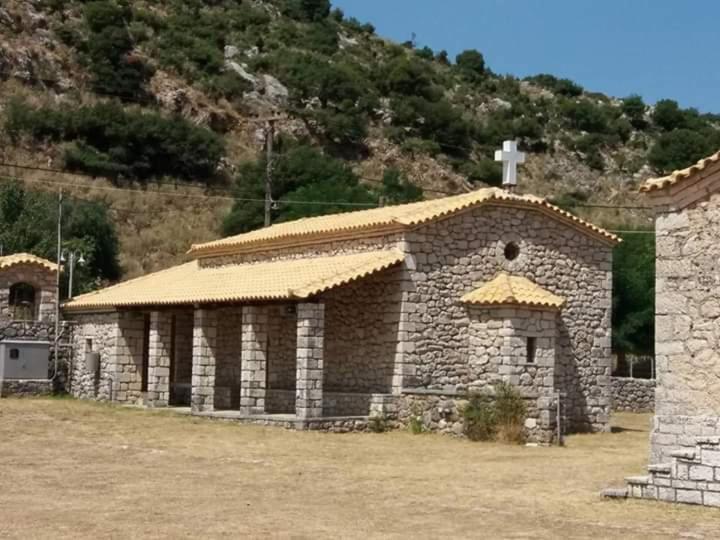 Hotel Xenonas Souliou à Samonída Extérieur photo